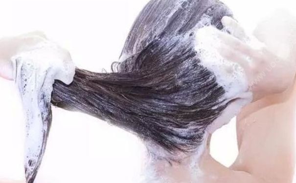 早上為什么不能洗頭？早上洗頭發(fā)有什么危害？(4)