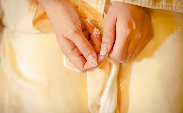 手上長(zhǎng)小疙瘩是怎么回事？手上長(zhǎng)小疙瘩是為什么？(1)
