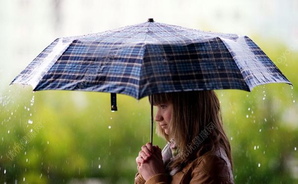 打雷可以撐傘嗎？打雷下雨能不能打傘？(3)