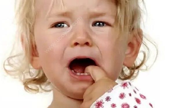 孩子咬指甲怎樣糾正？孩子咬指甲怎么治？(2)