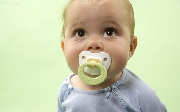 孩子咬指甲怎樣糾正？孩子咬指甲怎么治？(3)