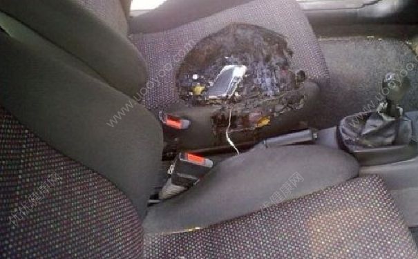 手機邊充電邊玩兒會爆炸嗎？手機充電爆炸是真的嗎？(2)