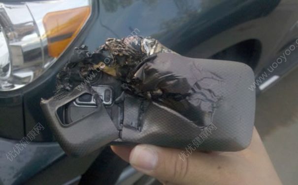 手機邊充電邊玩兒會爆炸嗎？手機充電爆炸是真的嗎？(4)