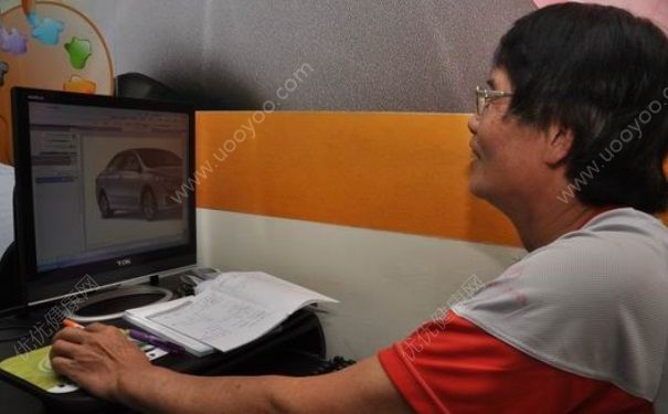 干部上班瀏覽購物 看電腦時間長了眼睛疼怎么辦？(1)