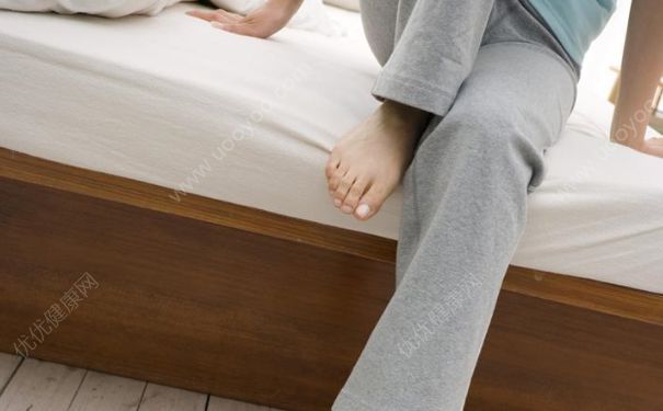 為什么腿有刺痛的感覺？腿像針扎一樣怎么回事？(4)
