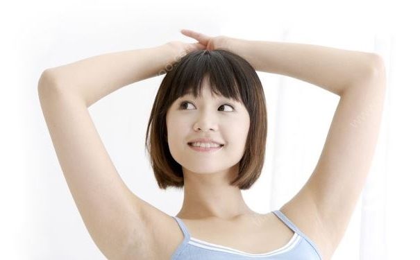 復(fù)發(fā)性口腔潰瘍是什么原因？復(fù)發(fā)性口腔潰瘍咋治？(2)