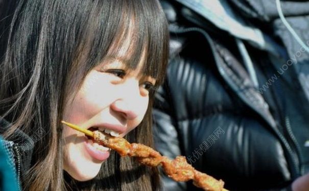 長(zhǎng)期口腔潰瘍是癌癥的前兆嗎？口腔潰瘍會(huì)導(dǎo)致癌癥嗎？(2)