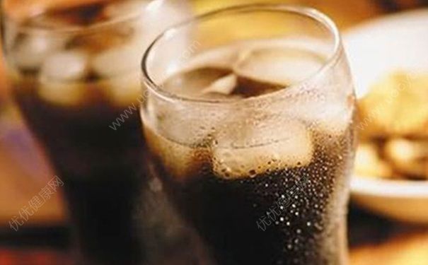 喝碳酸飲料會骨質疏松嗎？碳酸飲料有哪些危害？(1)