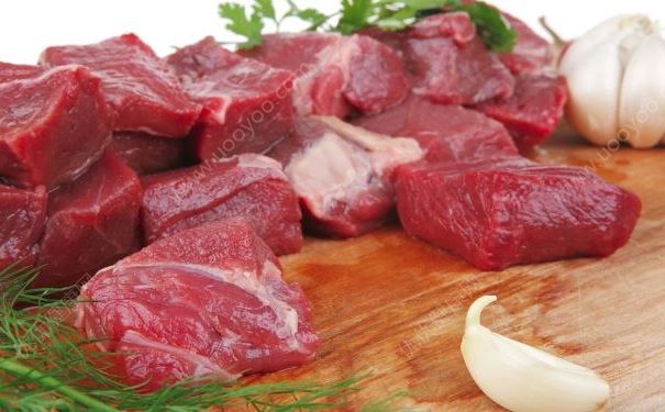 非法屠宰場牛肉瘋狂注水，注水牛肉吃了有什么危害？(4)
