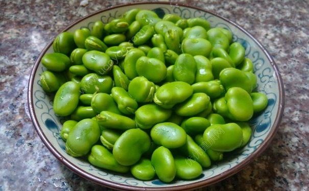 吃蠶豆劃傷舌頭惡化成舌癌，吃蠶豆要注意什么？(1)