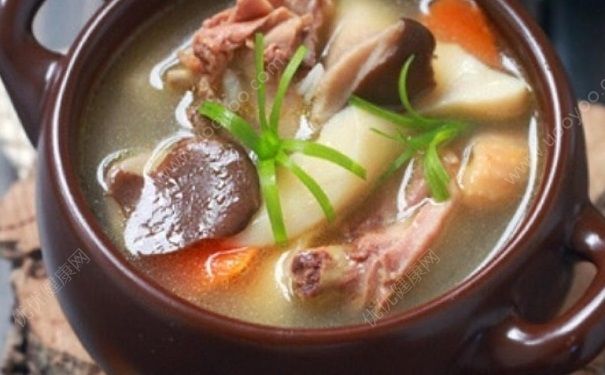 冬季雞湯哪些人不能喝？家中熬雞湯有哪些學(xué)問(wèn)？(1)