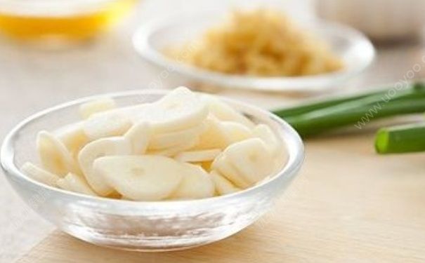 吃大蒜有哪些功效？吃大蒜對人體有什么影響？(1)