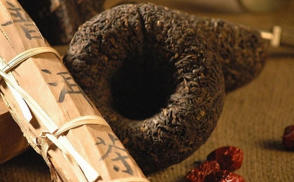 發(fā)霉的普洱茶還能喝嗎？發(fā)霉的普洱茶還可以吃嗎？(1)