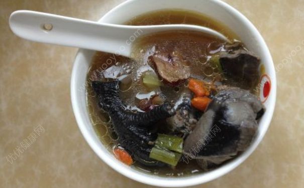 小孩可以喝烏雞湯嗎？小孩喝烏雞湯好嗎？(1)