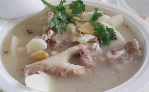 骨頭湯真的能補鈣嗎？吃哪些食物補鈣最好？(1)