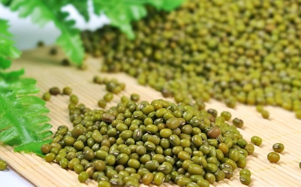 吃什么東西能解酒？哪些食物解酒又養(yǎng)胃？(1)