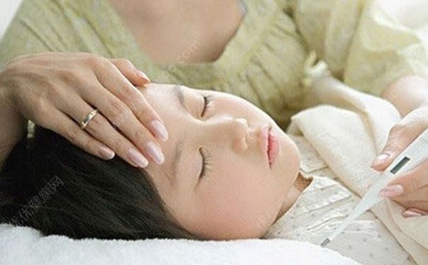 十歲孩子有點發(fā)燒怎么辦？10歲女孩發(fā)燒怎么快速退燒？(1)