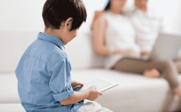 孩子駝背如何預防？孩子怎樣預防駝背？(1)