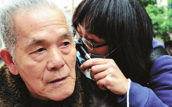 中耳炎晚上疼的嚴(yán)重怎么辦？中耳炎晚上疼怎么緩解？(1)
