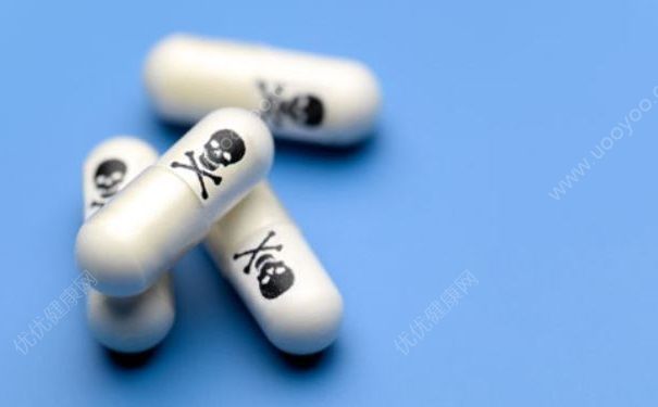 男子做生意失敗服藥自殺，五歲女兒救了他一命(1)