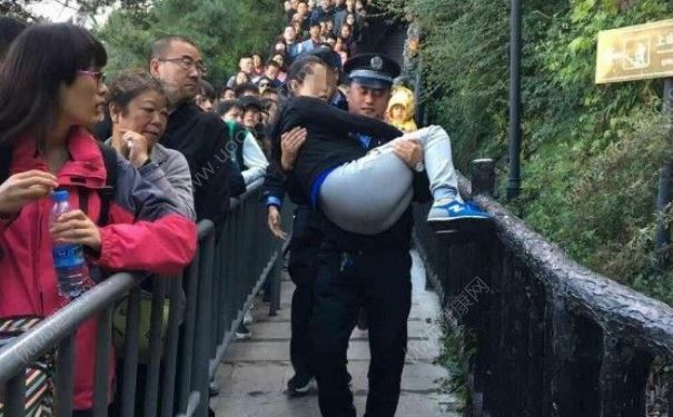 孕婦爬華山身體不適，民警接力抱下山就醫(yī)，孕婦不適合什么運(yùn)動(dòng)？(1)