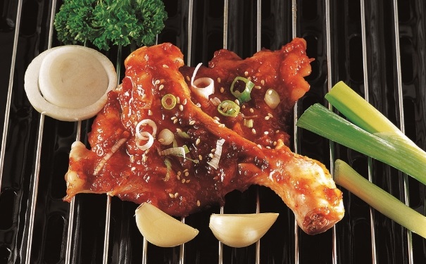 哪些食物容易引起胃部不適？哪些食物會增加胃的負擔？(1)
