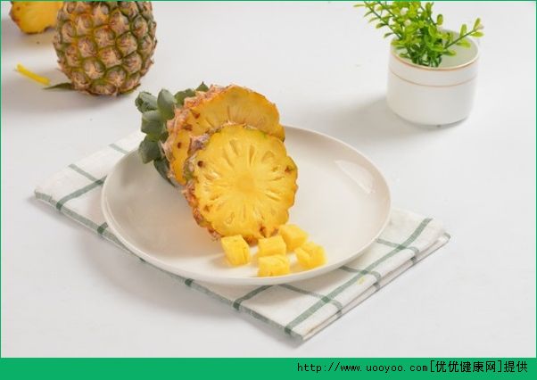 吃菠蘿舌頭麻怎么辦？吃菠蘿為什么舌頭疼？(1)