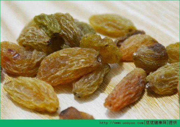 泰迪能吃葡萄干嗎？泰迪狗吃葡萄干有影響嗎？(4)