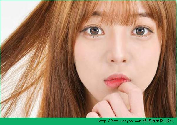 戴隱形眼鏡好還是框架眼鏡好？隱形眼鏡和框架眼鏡的優(yōu)劣(5)