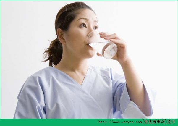電水壺?zé)掠洃浟λネ?怎么喝水才健康？(2)