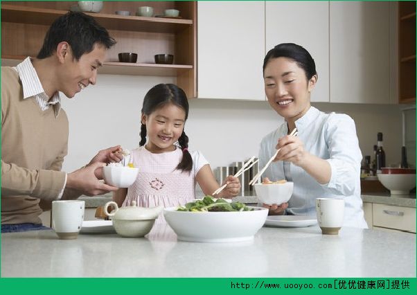 中午睡覺(jué)怎么老要打嗝？睡覺(jué)打嗝是怎么回事？(4)
