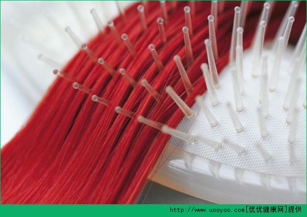 產(chǎn)后掉發(fā)嚴(yán)重怎么辦？坐月子掉頭發(fā)怎么辦？(2)