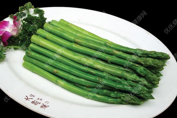 吃蘆筍小便味大是怎么回事？吃蘆筍后小便有味道(3)