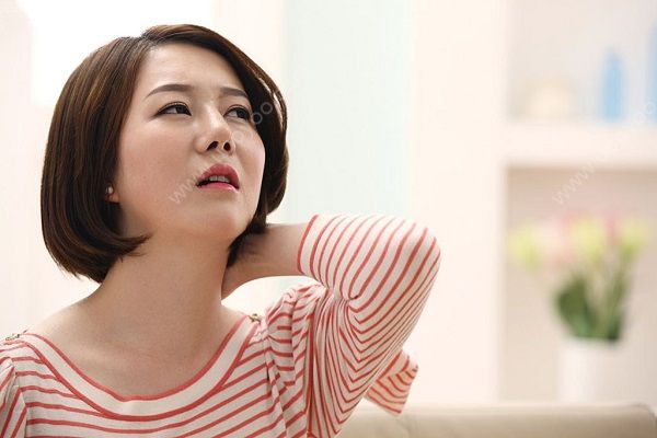 青少年頸椎病的癥狀？青少年有頸椎病怎么辦？(1)