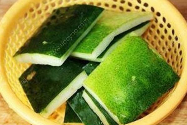 冬瓜皮泡腳能治腳臭嗎？冬瓜皮泡腳的功效和作用(4)