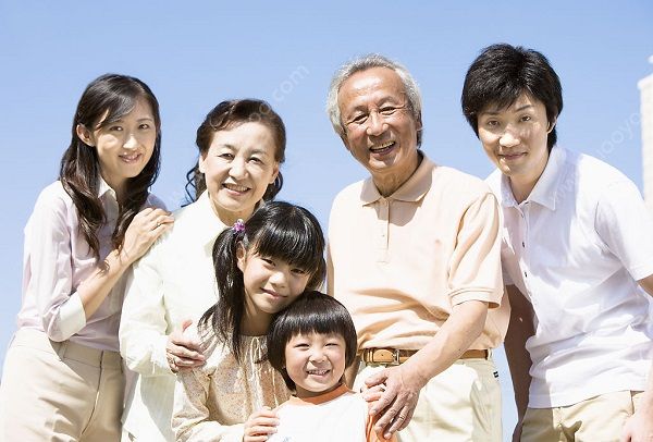 青少年嚴(yán)重脫發(fā) 青少年嚴(yán)重禿頂能治嗎？(4)
