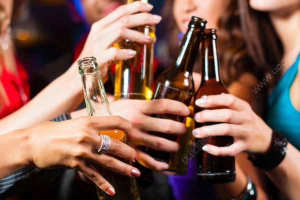 喝啤酒前吃什么不容易醉？喝啤酒前吃什么保護胃？(1)