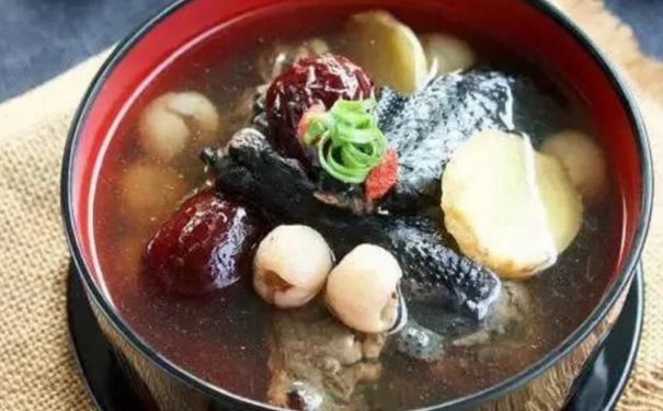 女性經(jīng)期吃什么最健康？經(jīng)期補(bǔ)血養(yǎng)虛食療方法有哪些？(1)