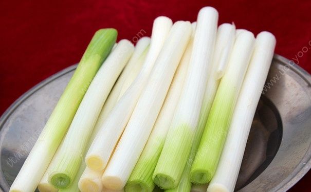 大蔥有壯陽(yáng)效果嗎？吃大蔥對(duì)性功能有什么好處？(1)