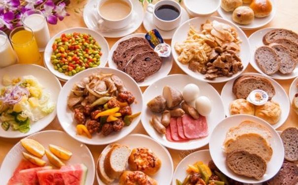 老人餓了兩天陽臺呼救，很餓后該怎么處理？(2)