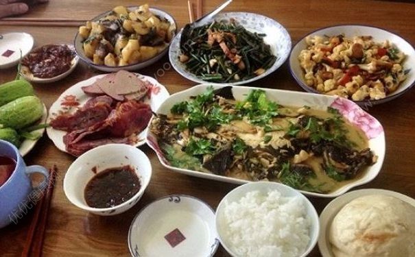 老人餓了兩天陽臺呼救，很餓后該怎么處理？(3)