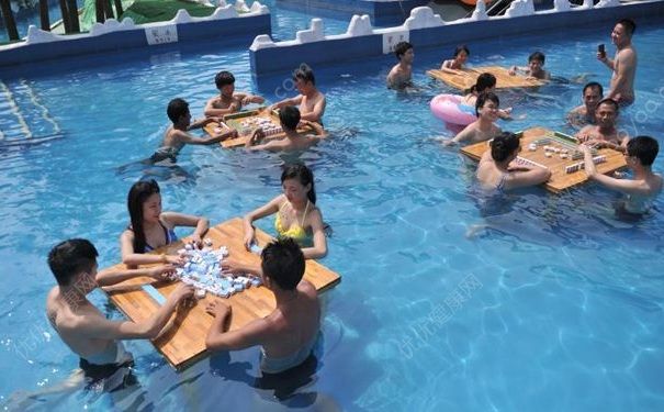 重慶市民山水玩麻將納涼：夏季納涼有哪些事情需要注意？(1)