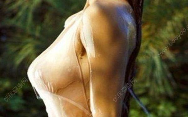 胸部脹痛月經(jīng)不來是怎么回事？胸部脹痛有硬塊嚴重嗎？(1)