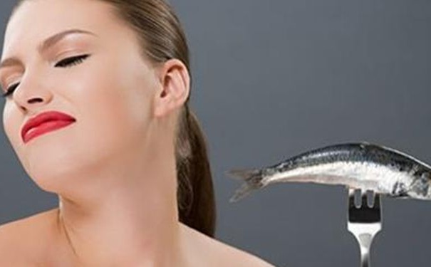 魚(yú)刺卡喉了怎么辦？魚(yú)刺卡喉不能做什么？(1)