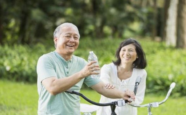 生活中如何預(yù)防冠心??？生活中怎樣預(yù)防冠心病？(1)