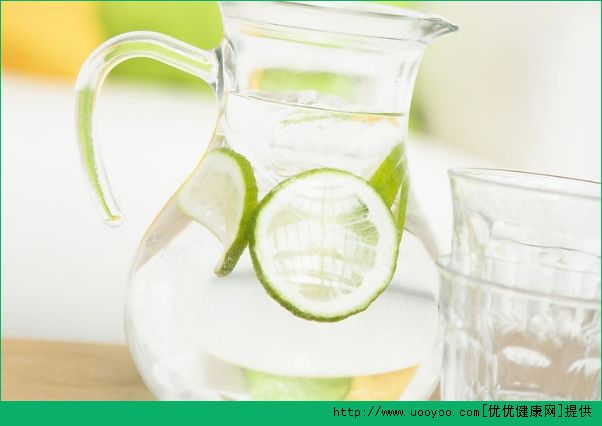 檸檬片用什么水泡？檸檬泡水用熱水還是冷水(1)