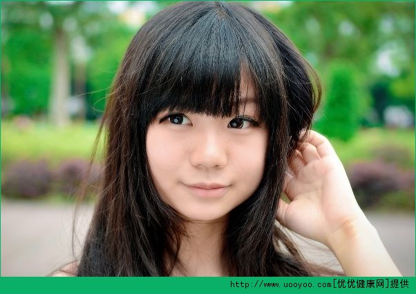 15歲女孩掉頭發(fā)怎么辦？15歲女孩禿頭的原因(1)