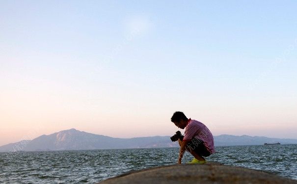 內(nèi)心孤獨(dú)的人有什么表現(xiàn)？內(nèi)心孤獨(dú)的人需要什么？(3)