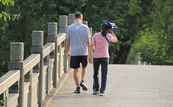 睡覺前必須上個廁所怎么回事？睡覺前必須上個廁所好不好？(4)