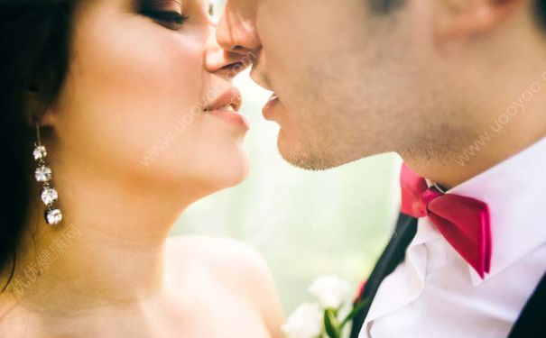 男女相愛的表現(xiàn)有哪些？哪些表現(xiàn)說明男人愛女人？(1)